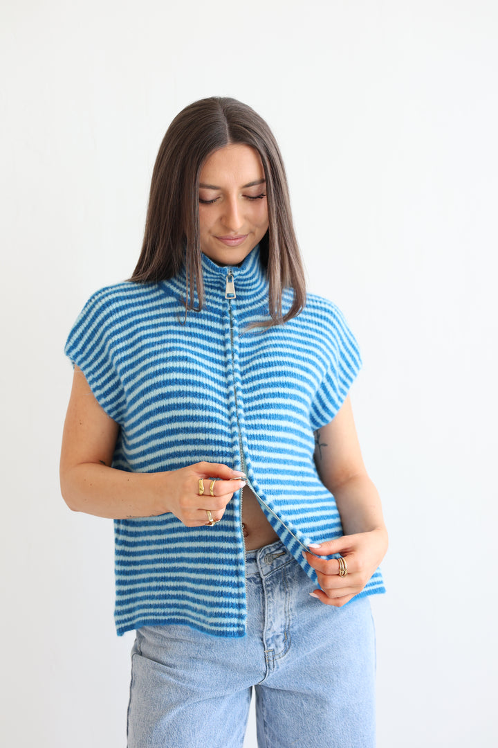 Zip Vest Fine Stripes