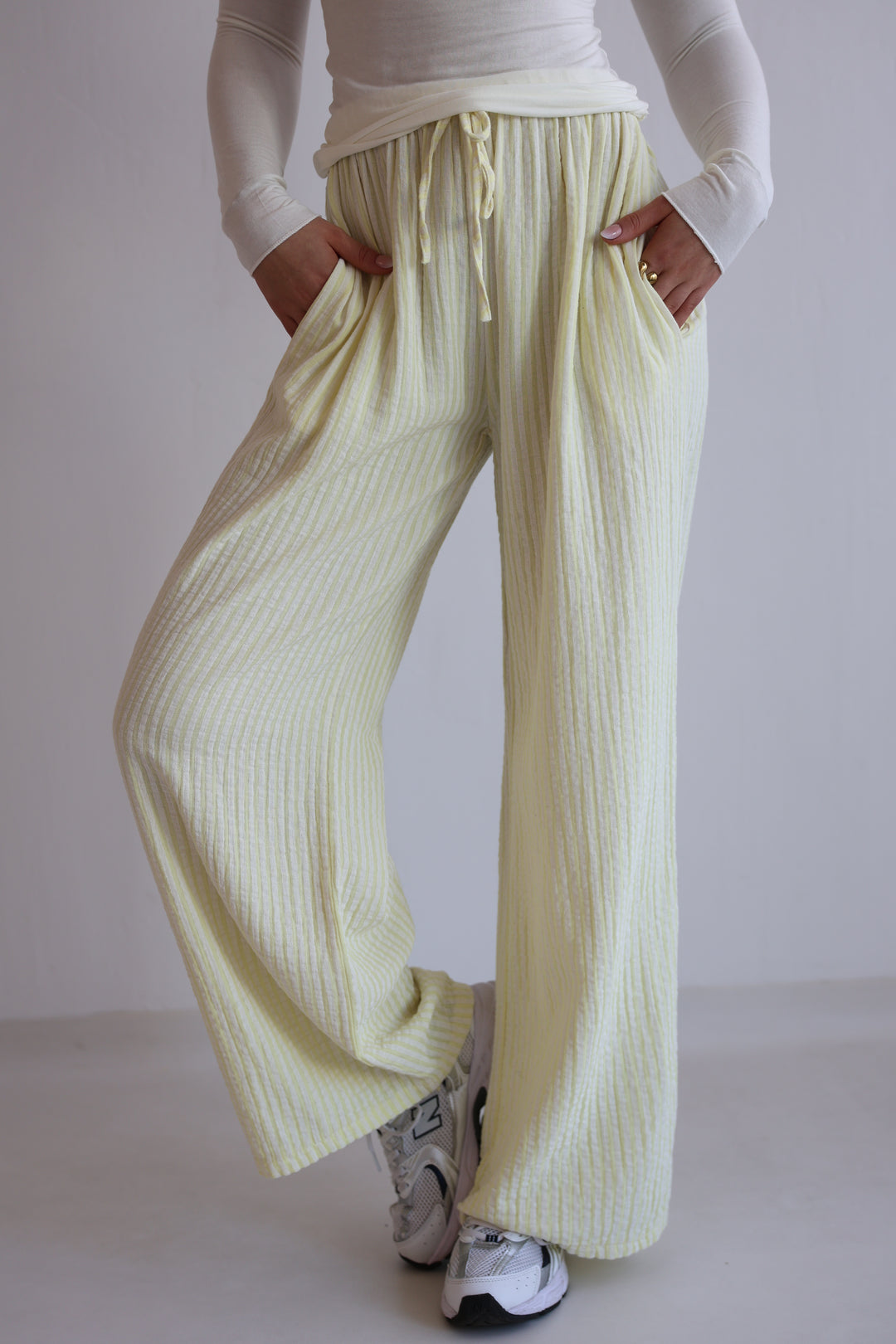 Lange Musselinhose mit Streifen Little Lines