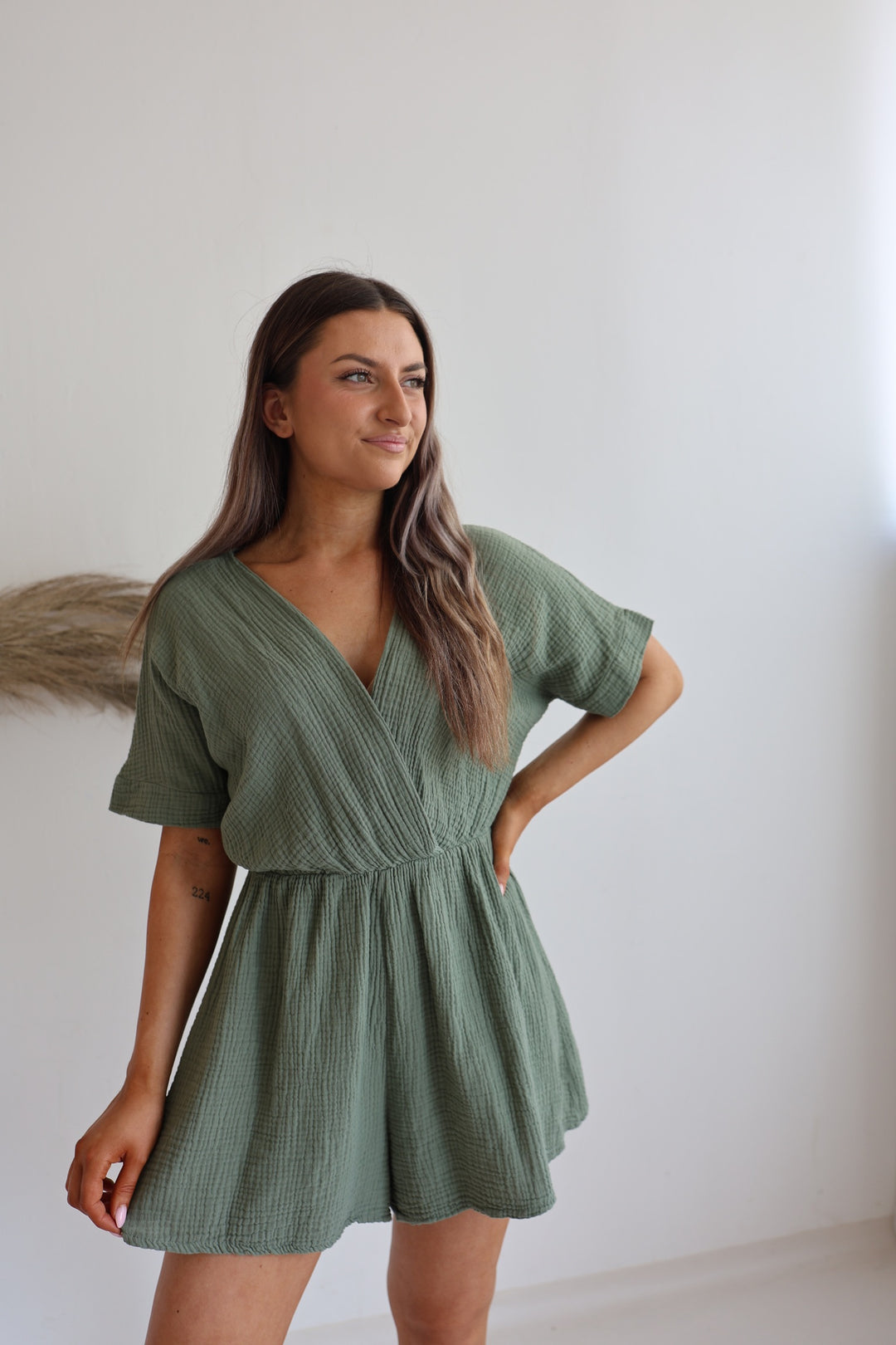 Musselin-Jumpsuit mit V-Ausschnitt Mara