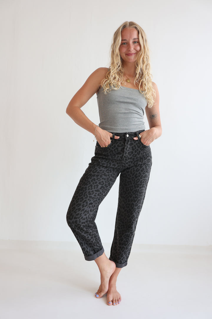 Noir Wild Mom Jeans