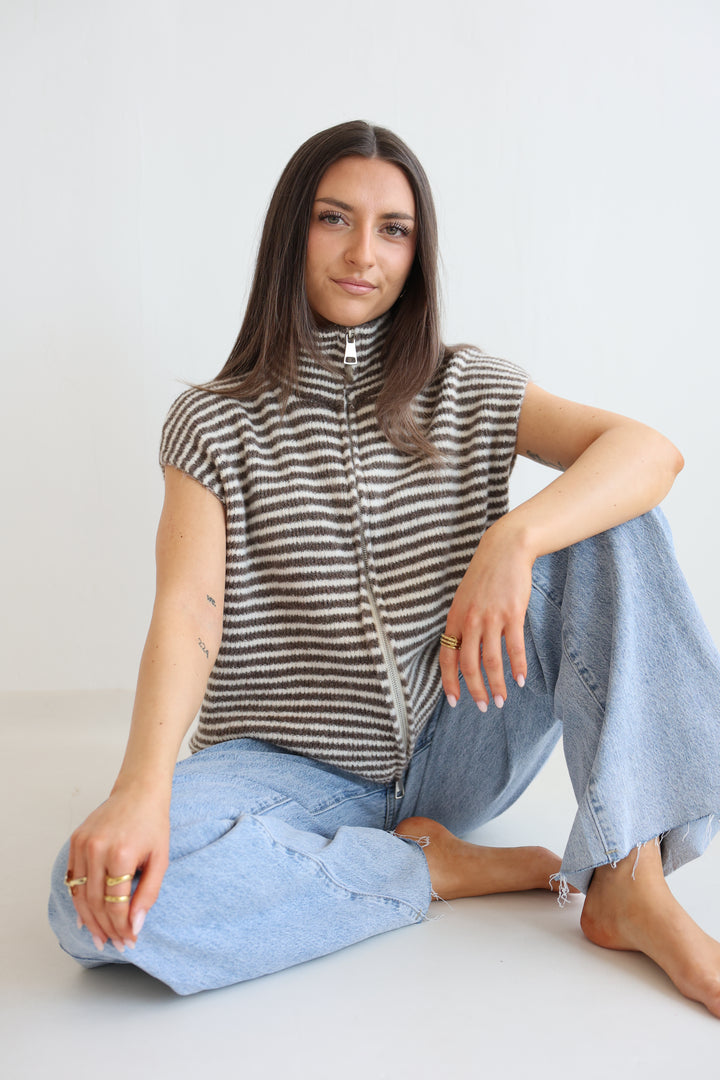 Zip Vest Fine Stripes