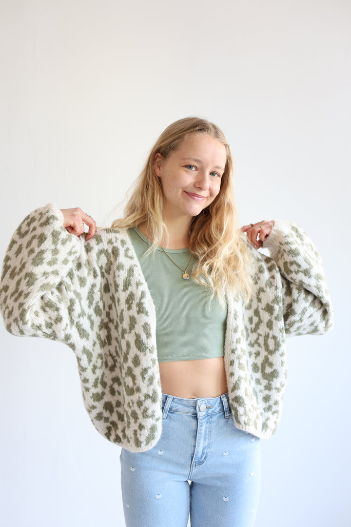 Offener Cardigan mit Leoprint