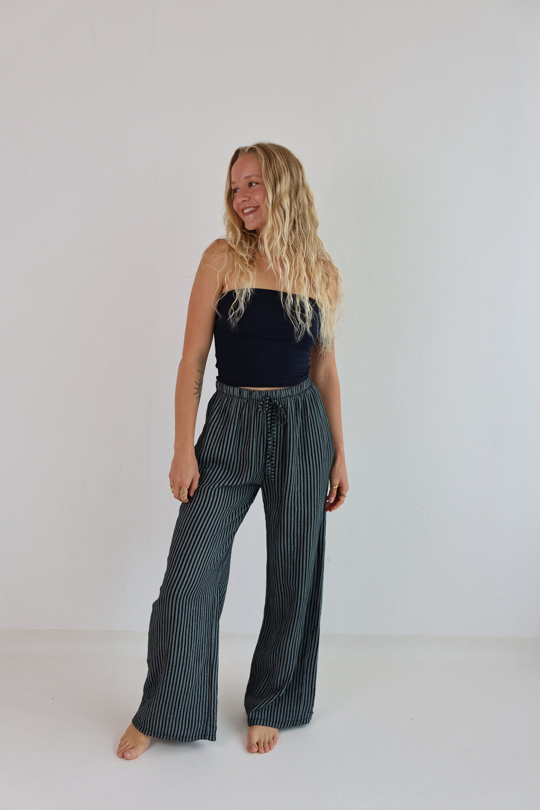 Lange Musselinhose mit Streifen Little Lines