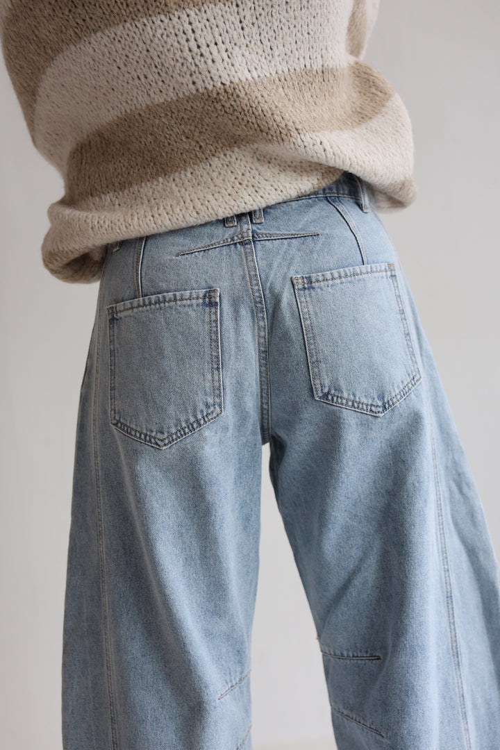 Mid Rise Barrel Jeans