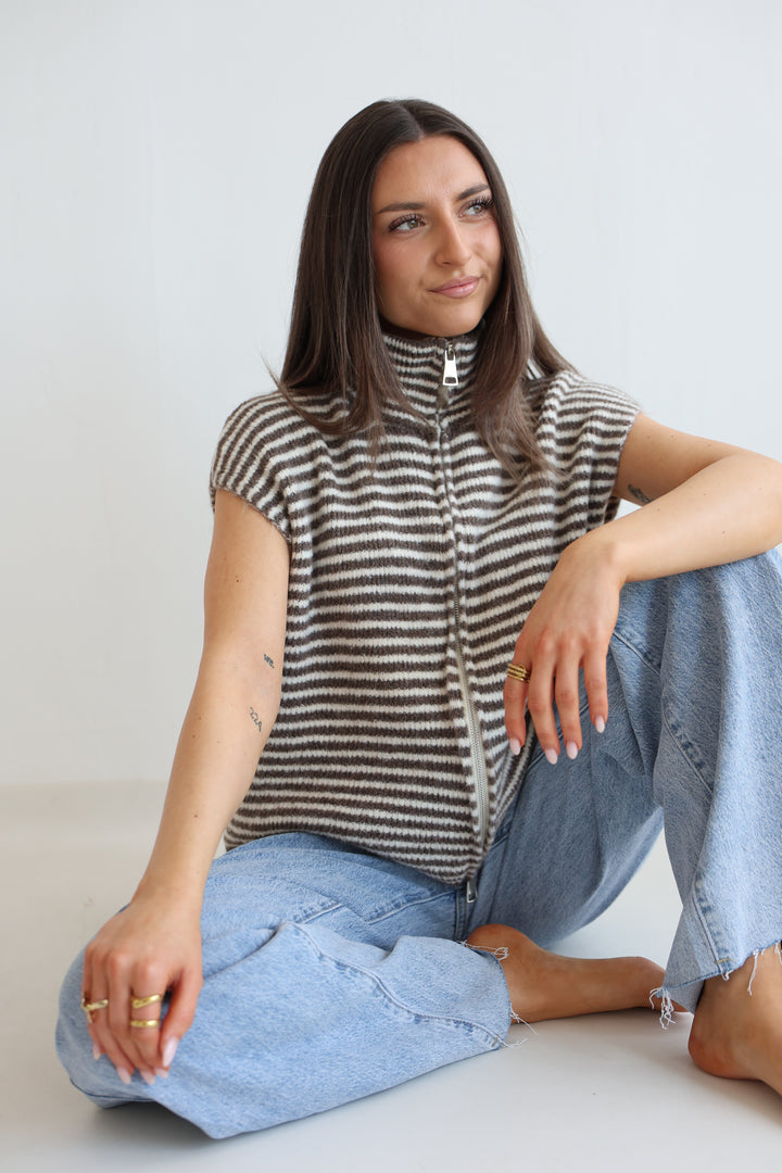 Zip Vest Fine Stripes