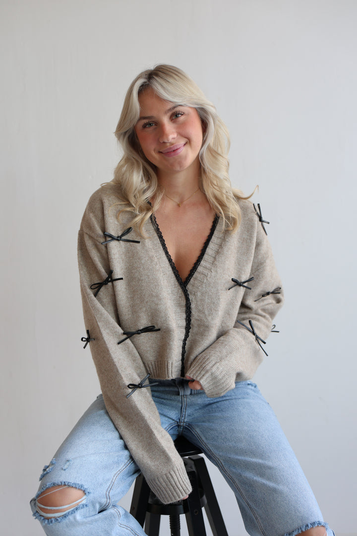 Cardigan Black Bows