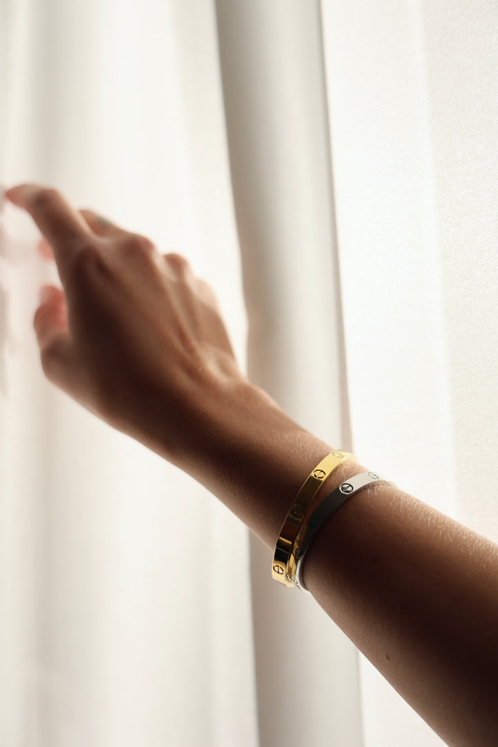 Breiter Armreif Love