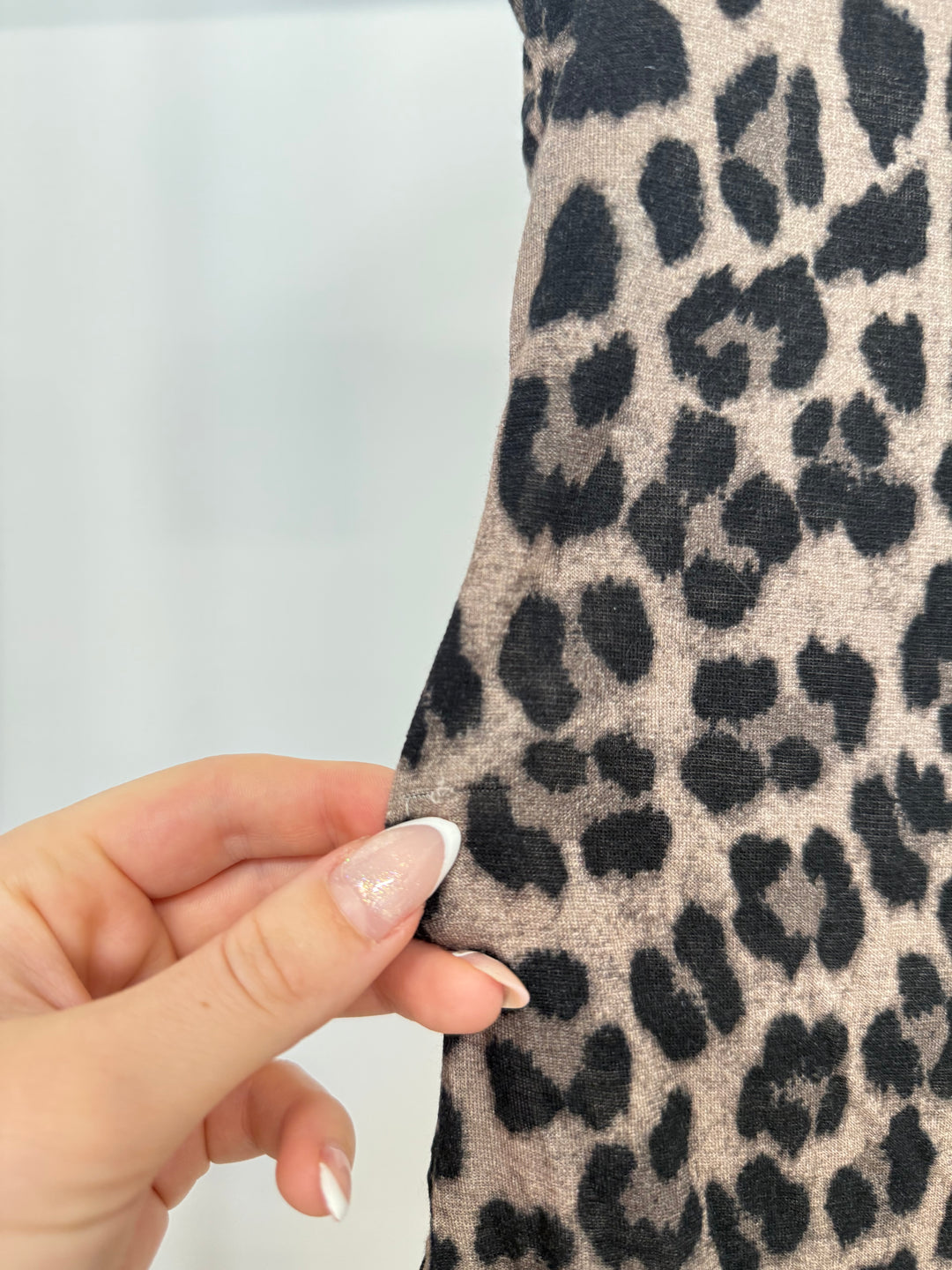 CASHMERE TOP WILD LEO CHOCOLATE (B-WARE)