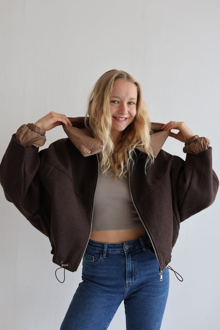 Leichte Bomberjacke mit abnehmbarer Kapuze