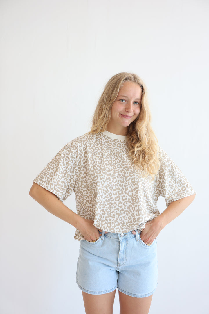 Oversize T-Shirt mit Leoprint