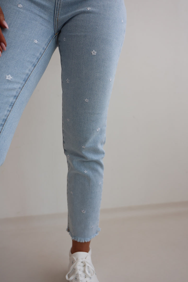Mom Jeans White Flowers (2676)