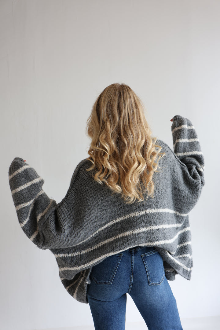 Oversize Strickcardigan Half Stripes