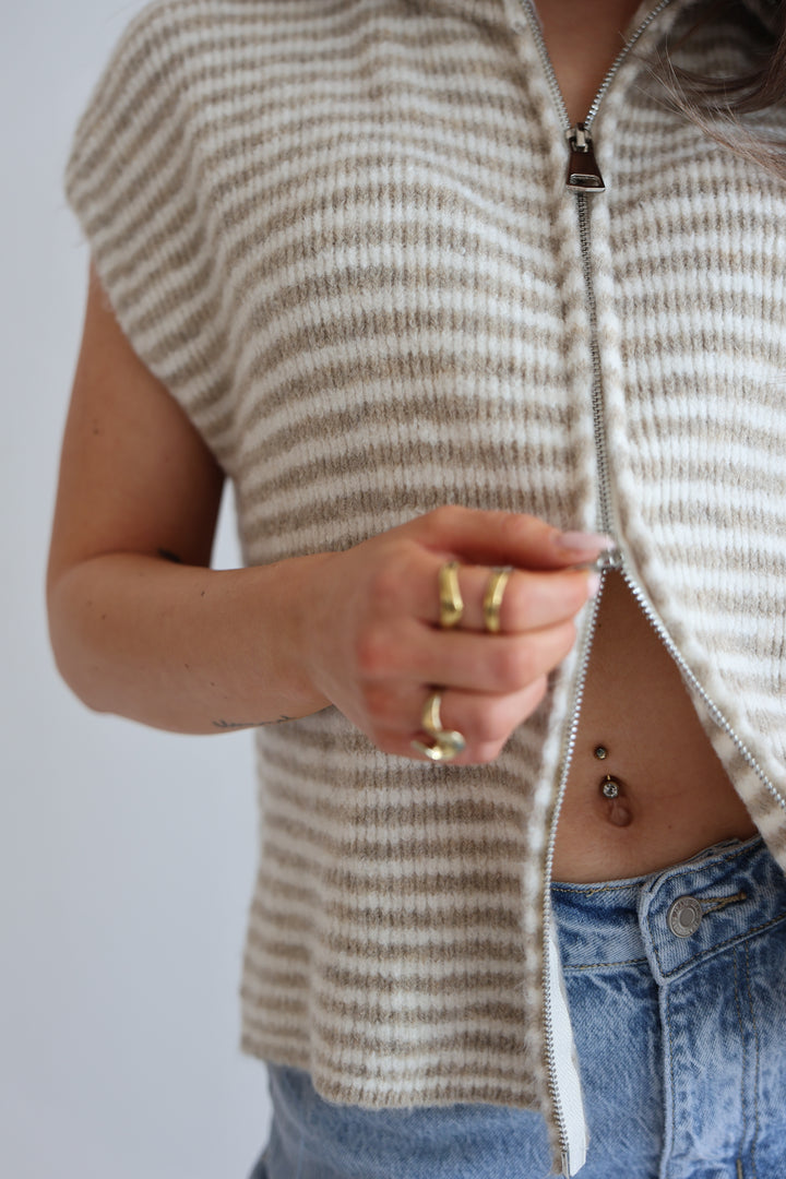 Zip Vest Fine Stripes
