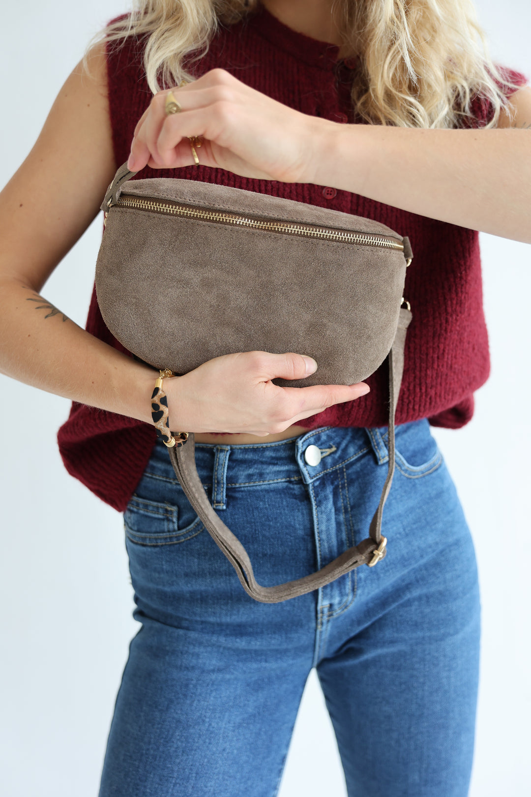 Crossbody Bag Medium aus Wildleder