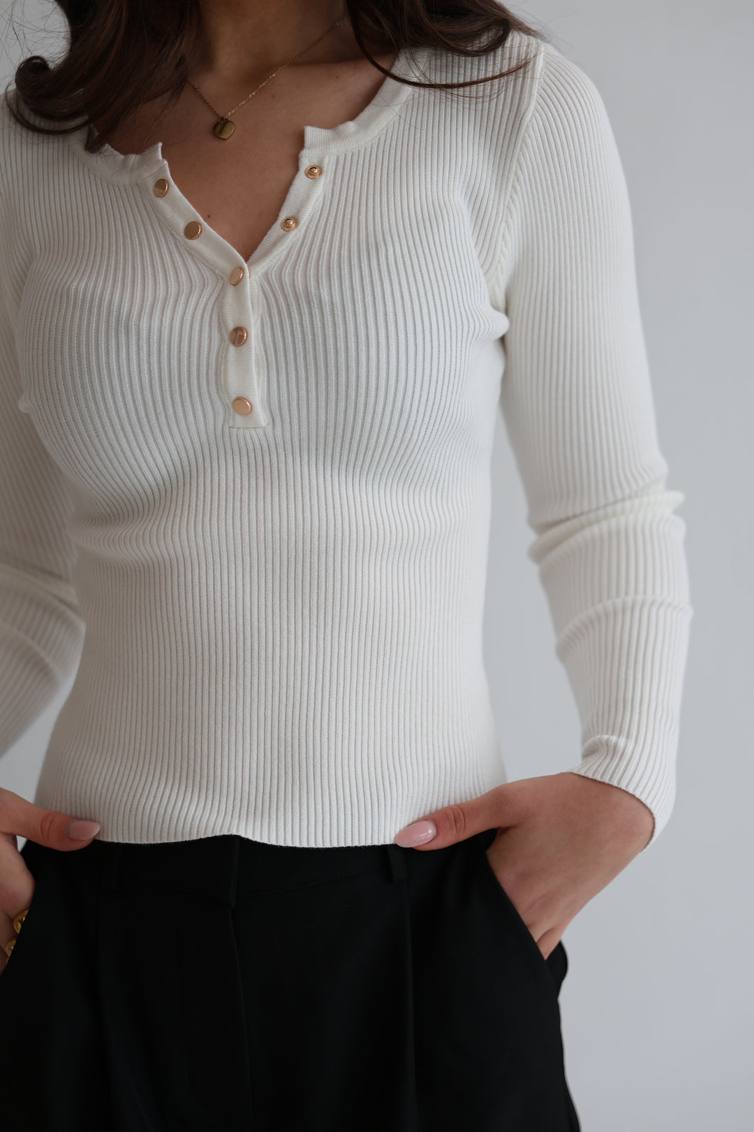 Ripped Longsleeve Nala