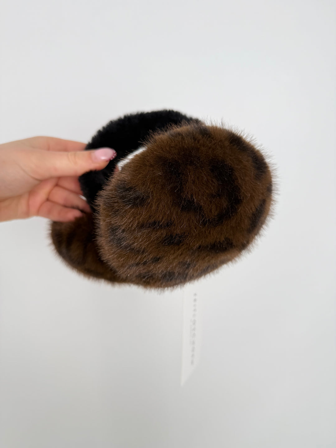 OHRENWÄRMER MIT LEOPRINT DUNKEL (B-WARE)