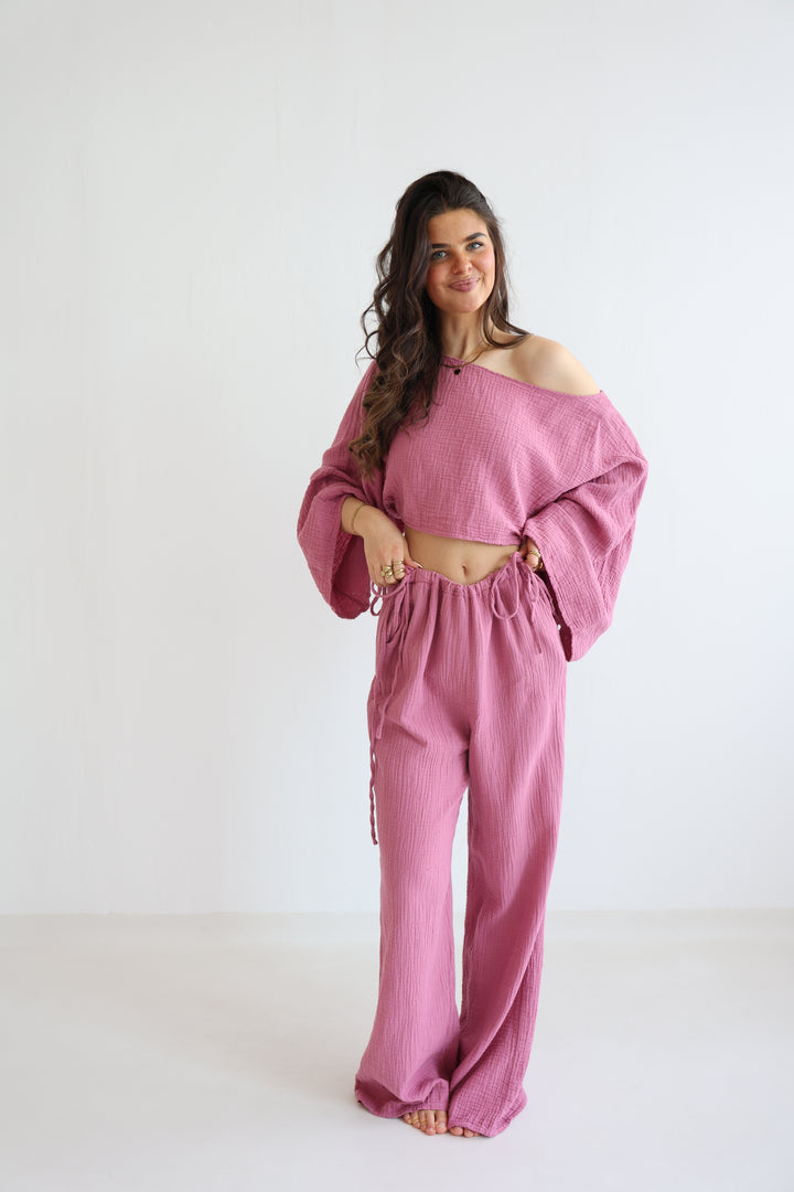 Zweiteiler aus Musselin mit Offshoulder-Shirt