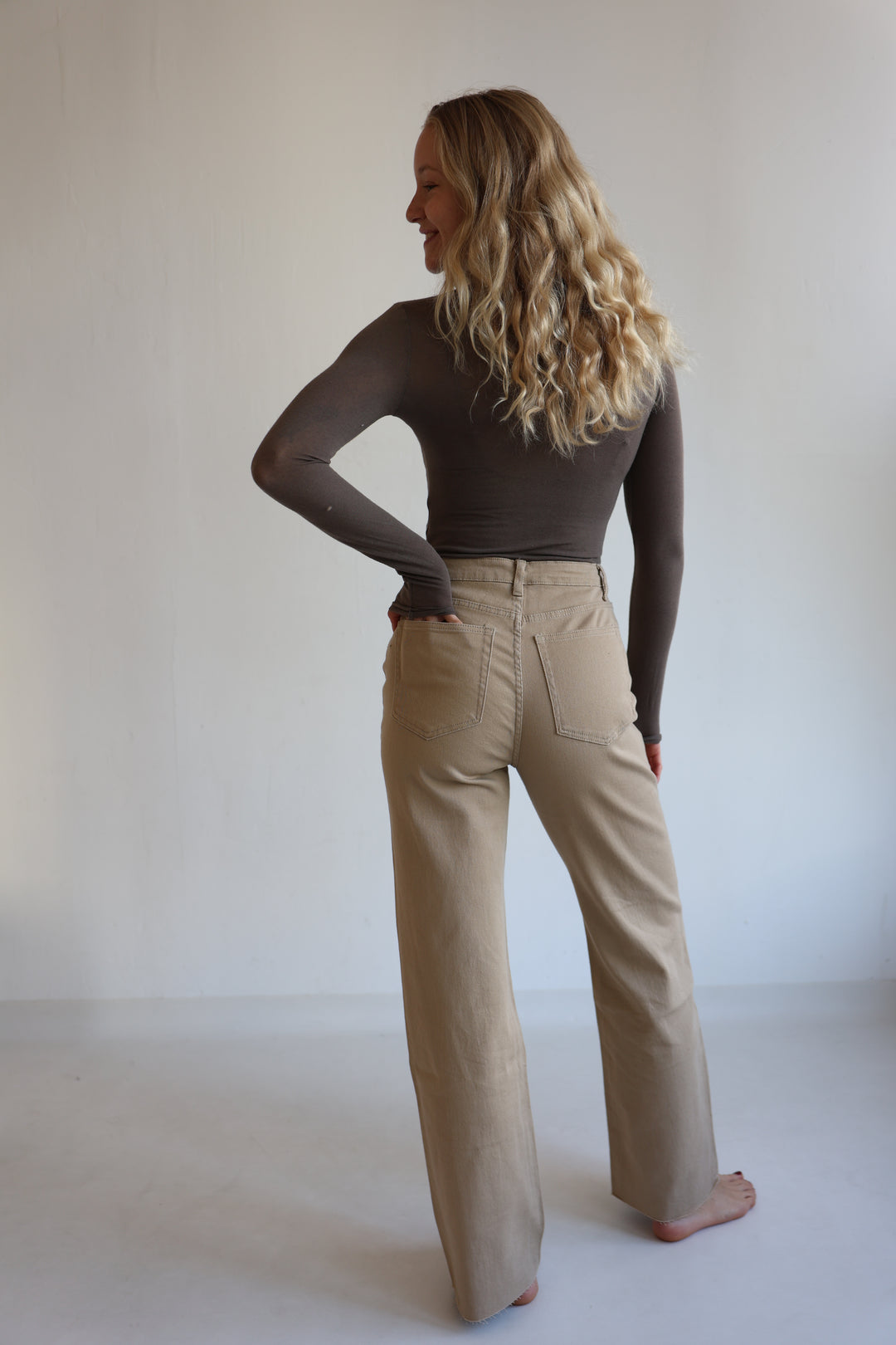 Straight Fit Jeans in Beige Aurelia