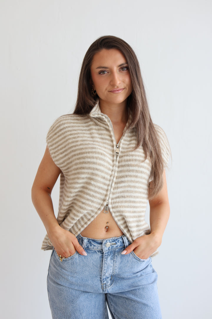 Zip Vest Fine Stripes
