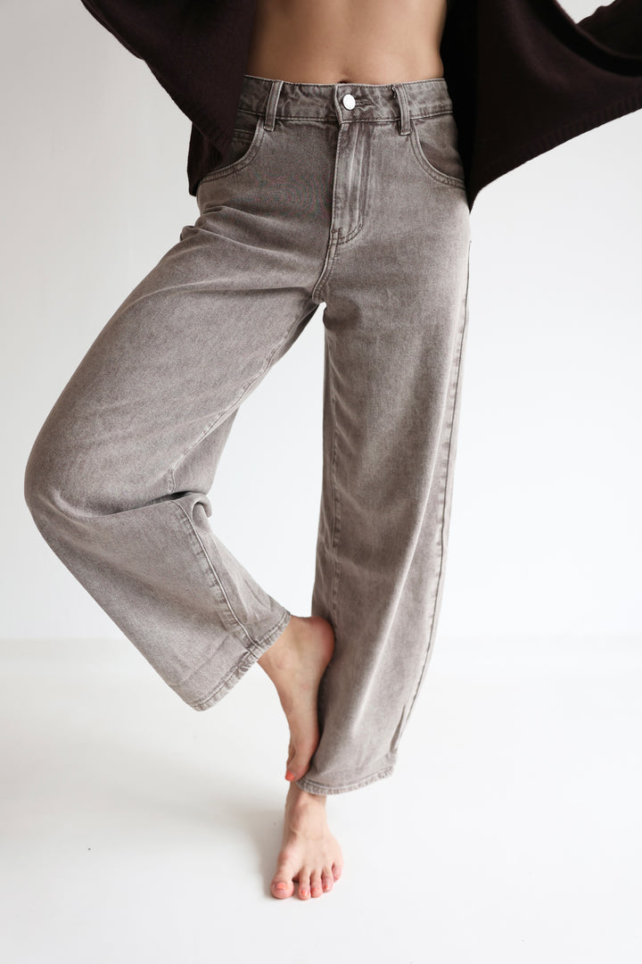 Barrel Fit Mocca Jeans