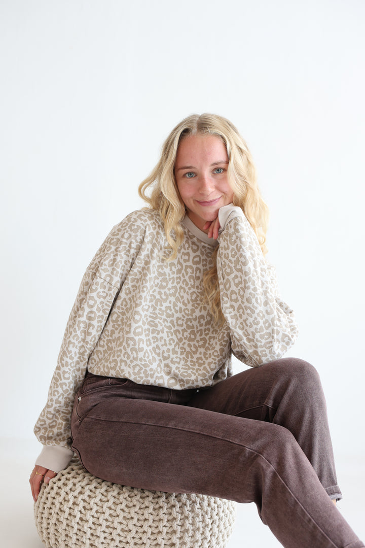 Sweater mit Leoprint