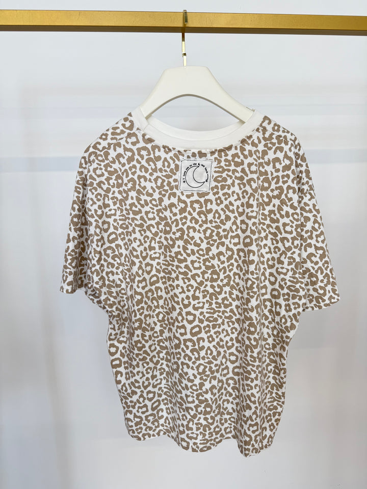 OVERSIZE T-SHIRT MIT LEOPRINT VANILLA (B-WARE)