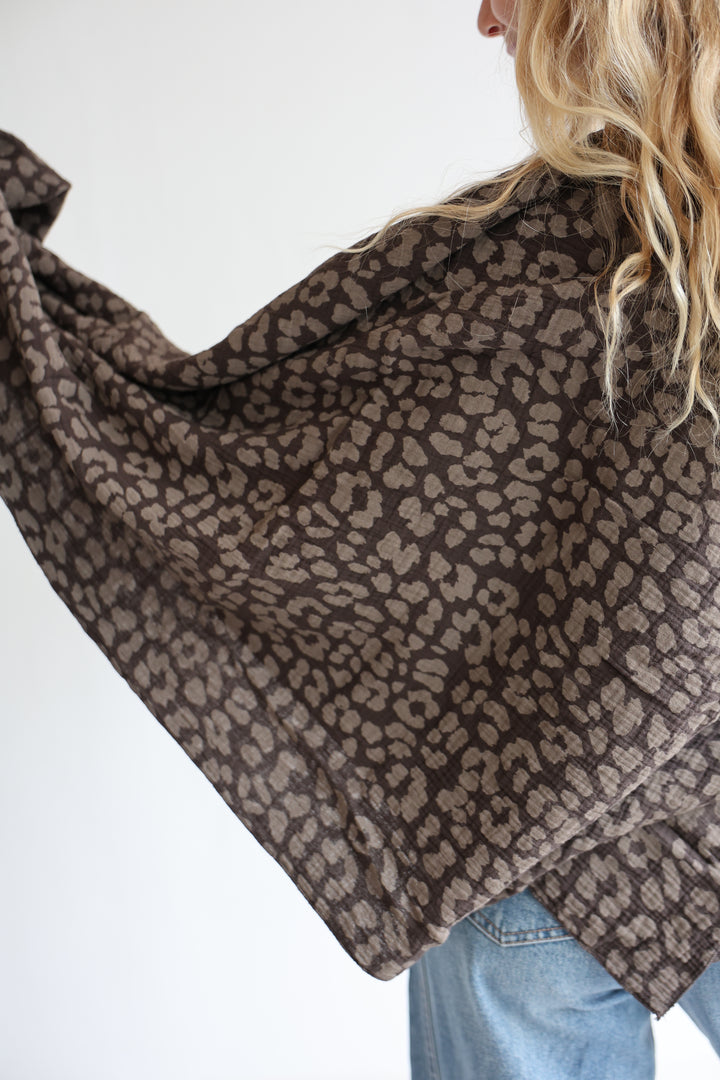 Großes Musselintuch mit Leoprint