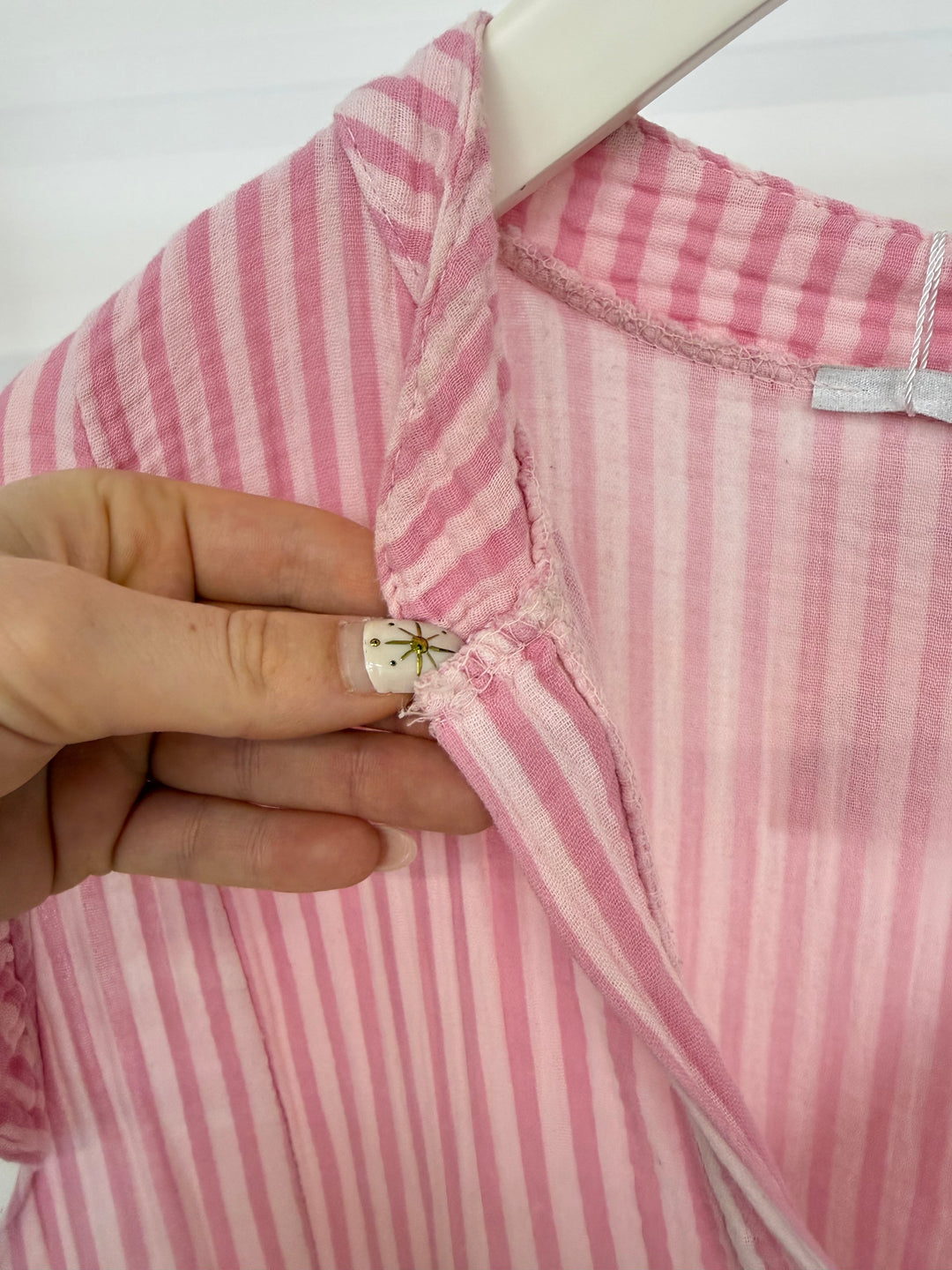 KURZES MUSSELINKLEID SUMMER STRIPED BLOSSOM (B-WARE)