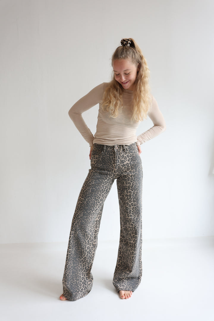 Wide Leg Jeans mit Leoprint