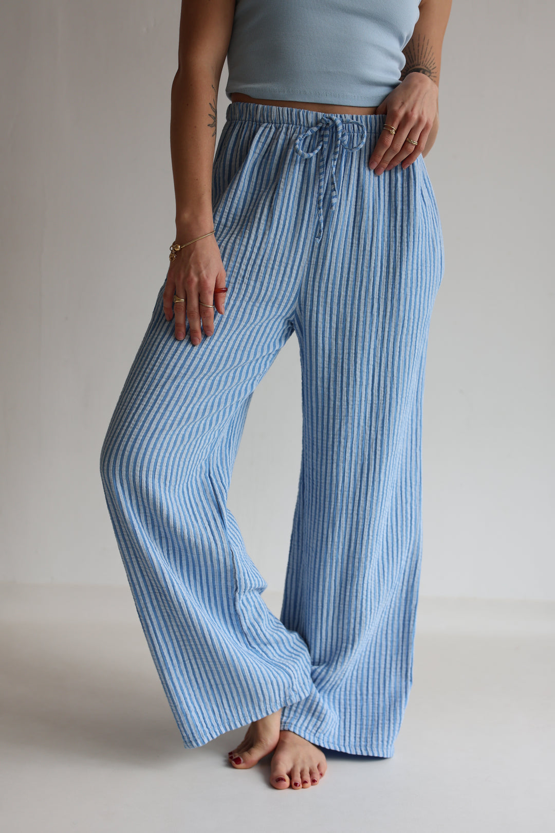 Lange Musselinhose mit Streifen Little Lines