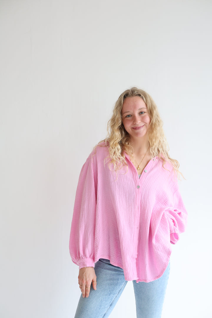 Kurzes Blusenhemd aus Musselin