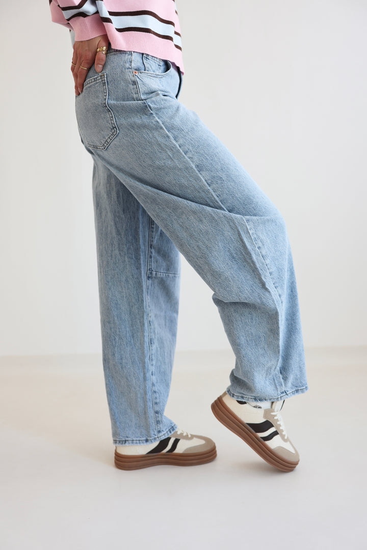 Barrel Fit Daily Jeans