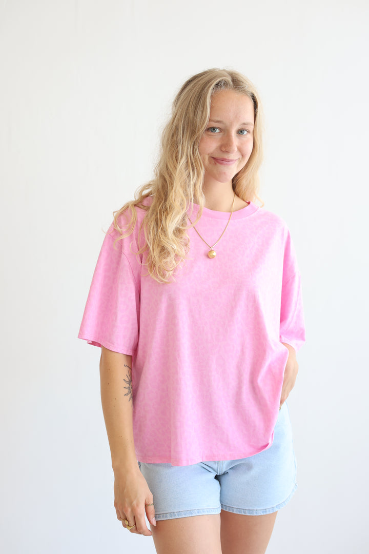 Oversize T-Shirt mit Leoprint