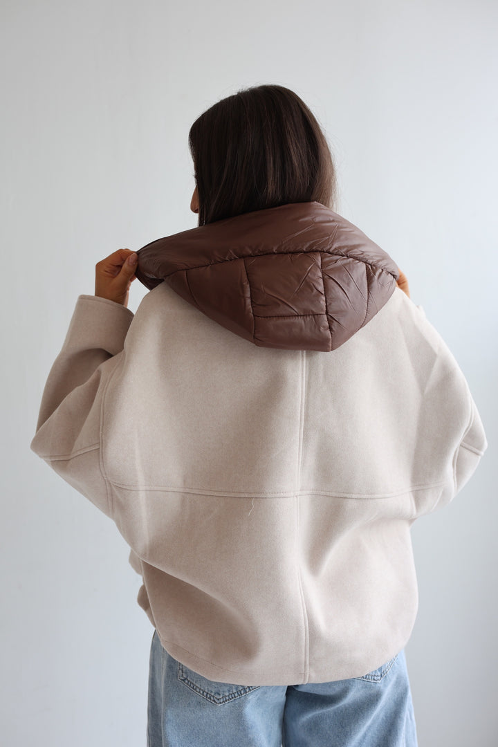 Leichte Bomberjacke mit abnehmbarer Kapuze