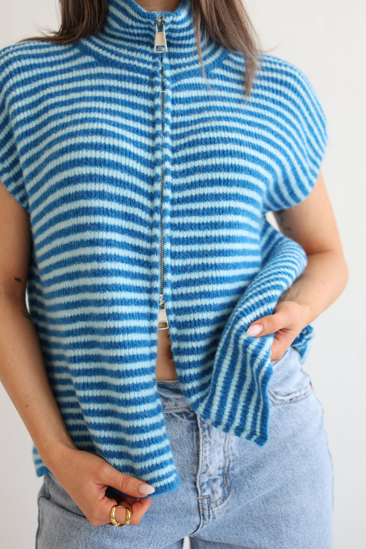 Zip Vest Fine Stripes