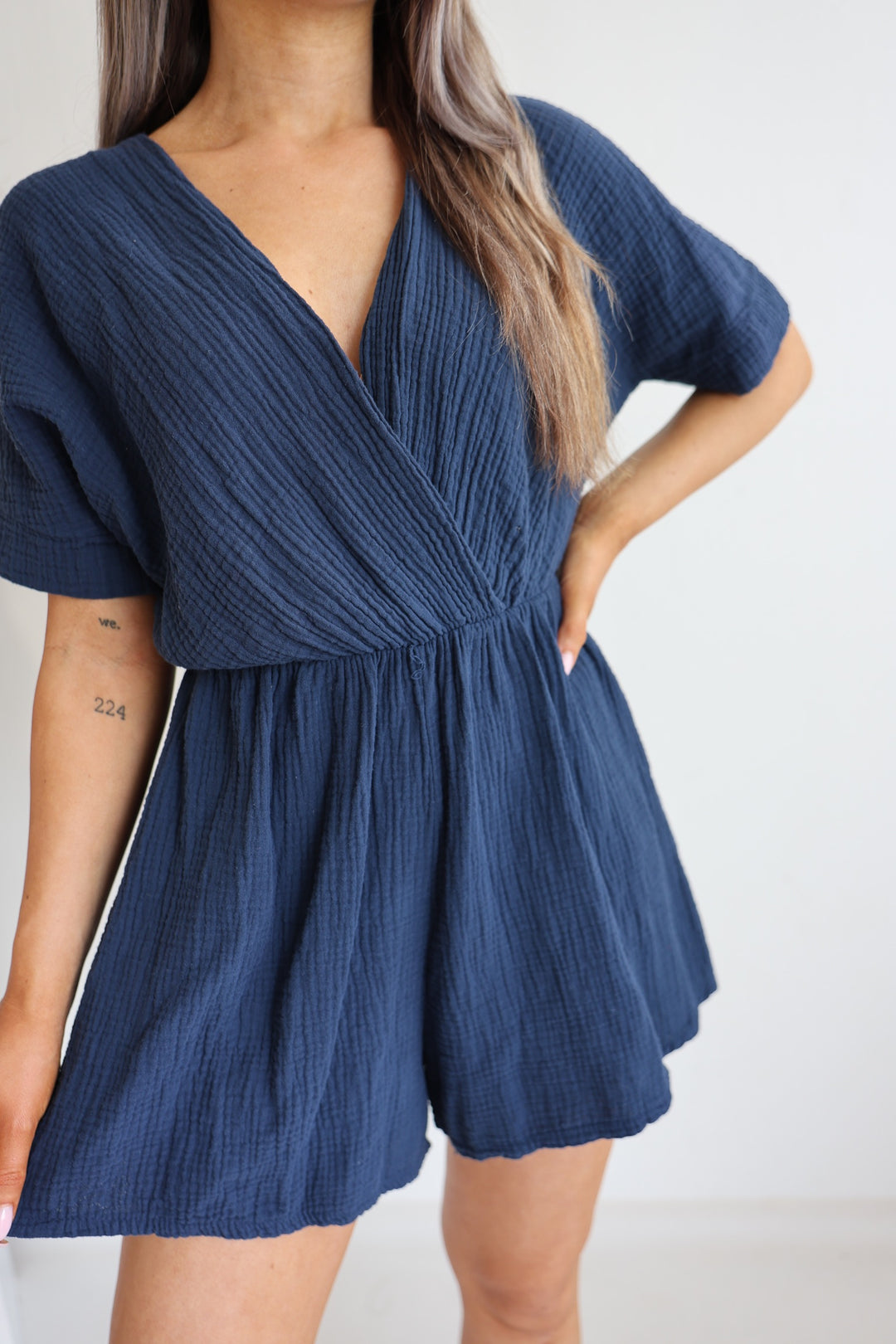Musselin-Jumpsuit mit V-Ausschnitt Mara