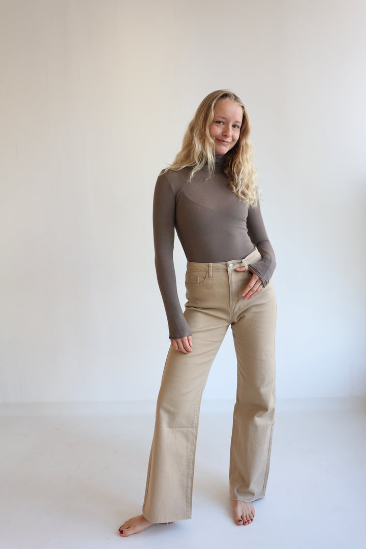 Straight Fit Jeans in Beige Aurelia