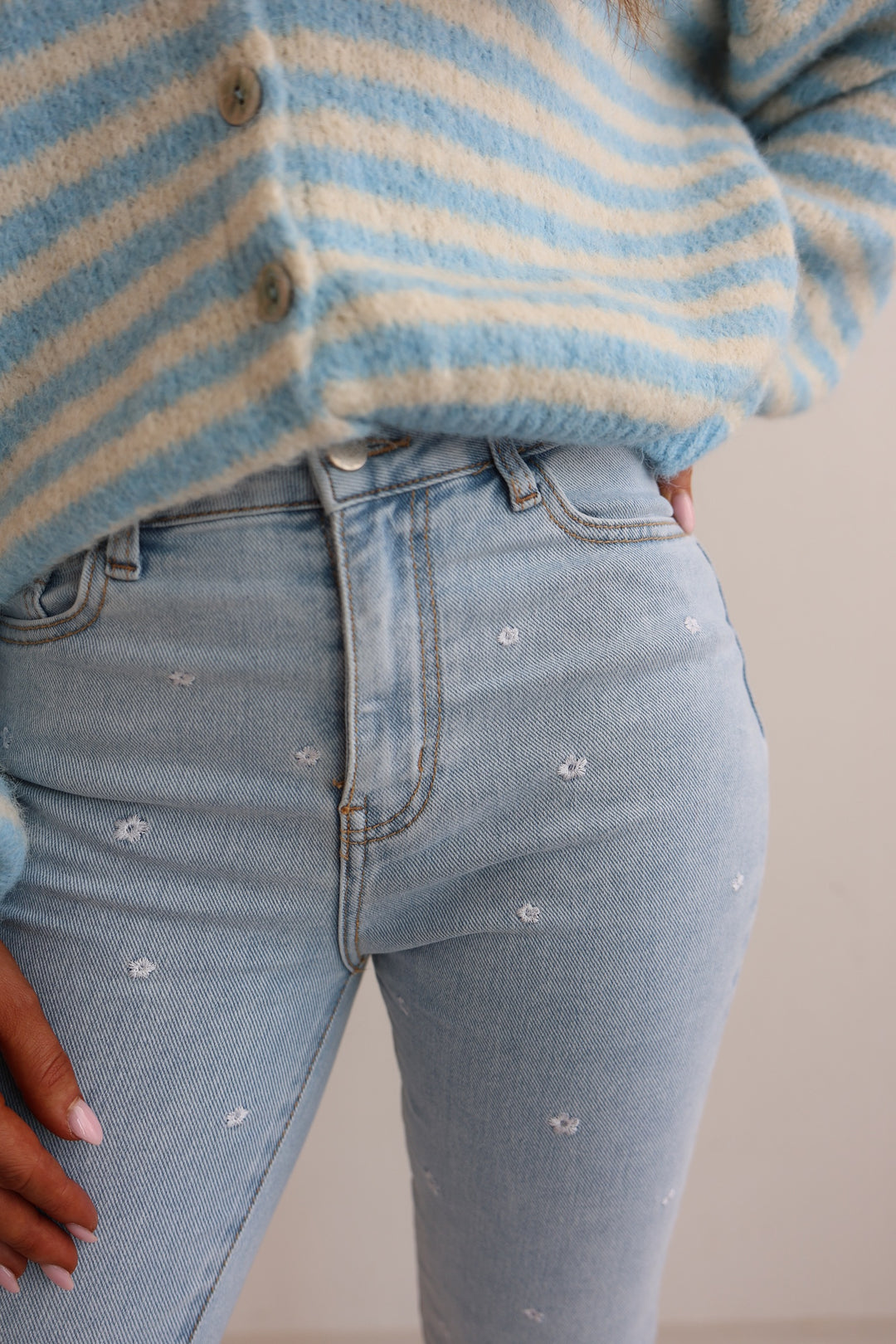 Mom Jeans White Flowers (2676)
