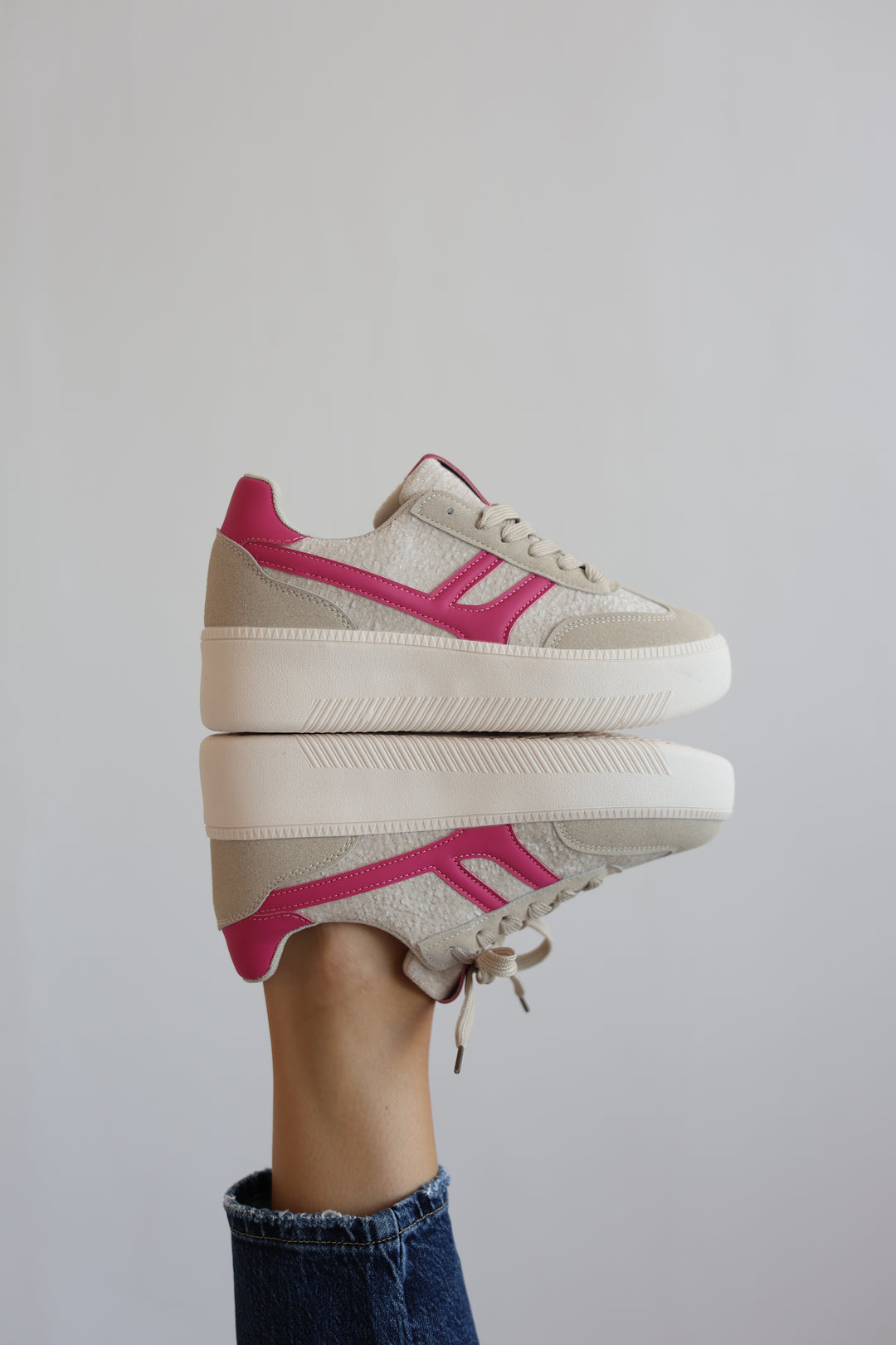 Smile Club Sneakers