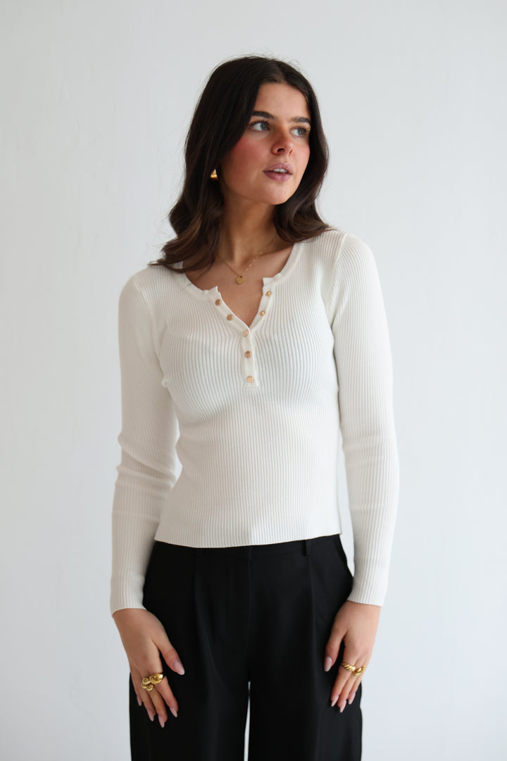 Ripped Longsleeve Nala