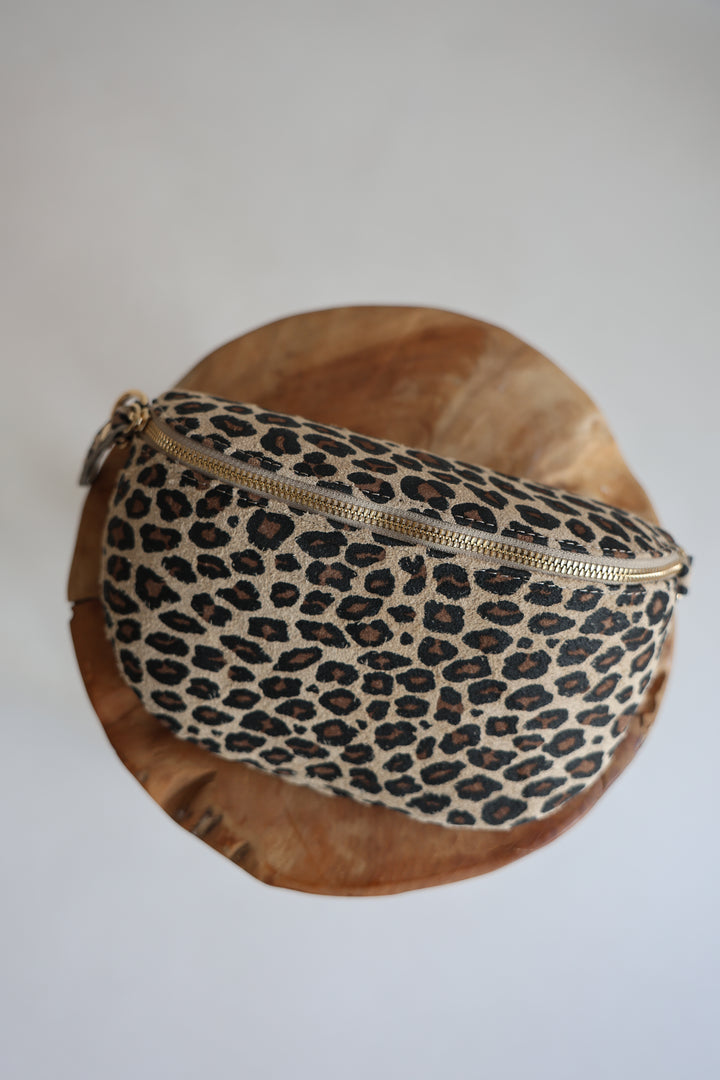 Crossbody Bag Medium aus Wildleder