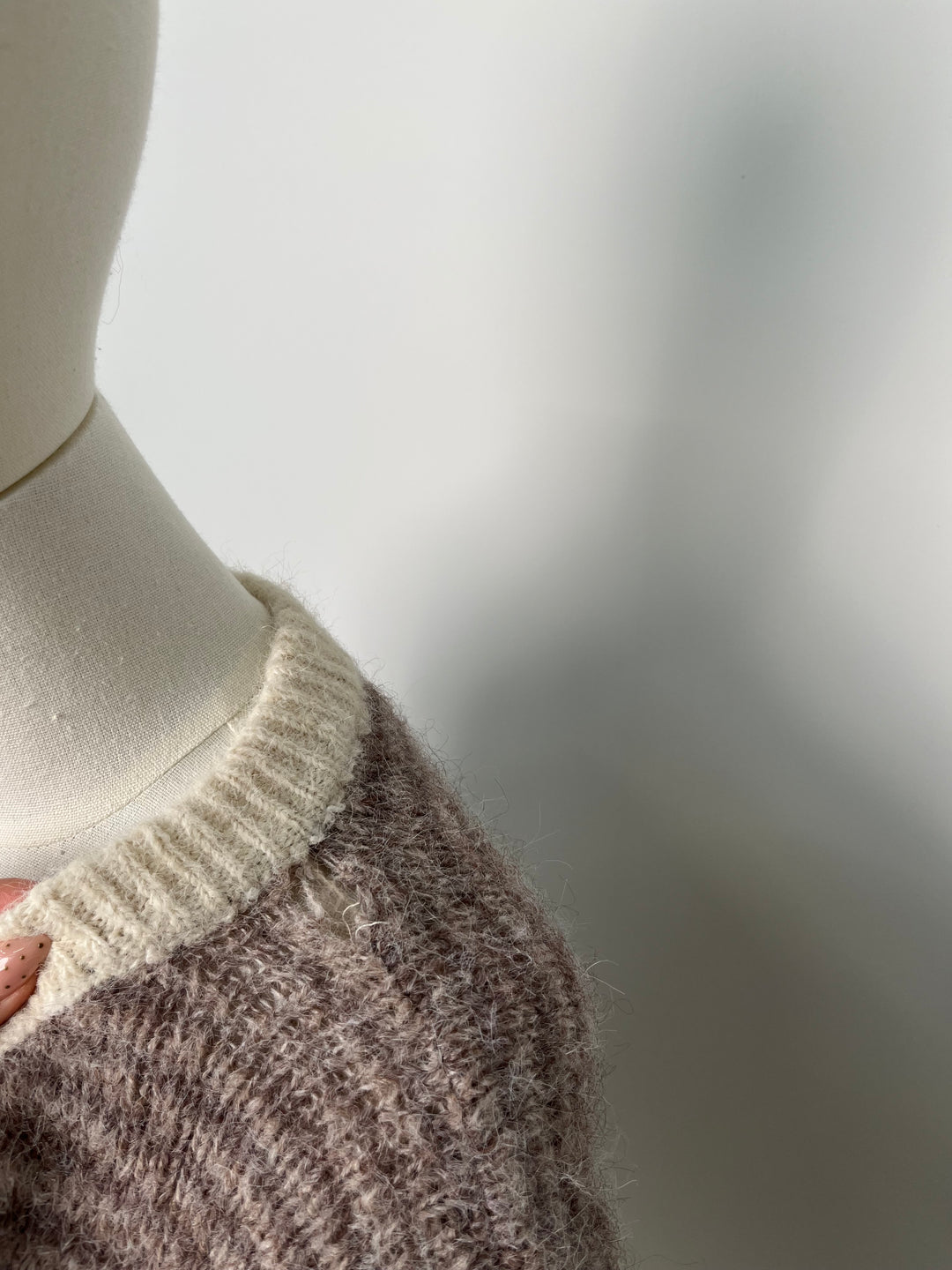 GESTREIFTER CARDIGAN MOODLINE KNIT MOCCA (B-WARE)