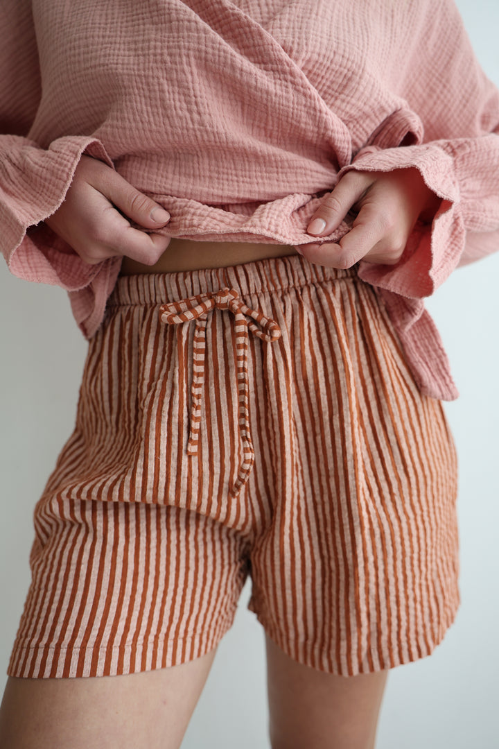 Kurze Musselinshorts Little Lines