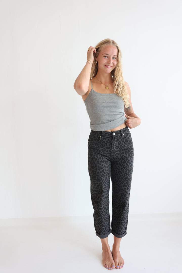 Noir Wild Mom Jeans