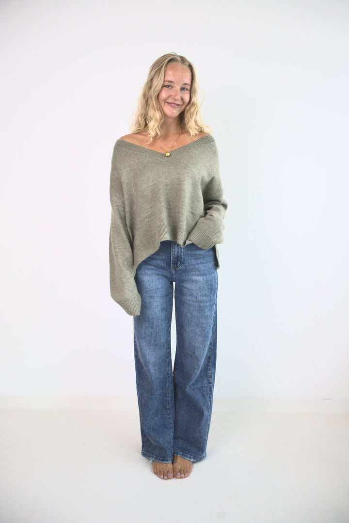 Downtown Classic Straight Fit Jeans