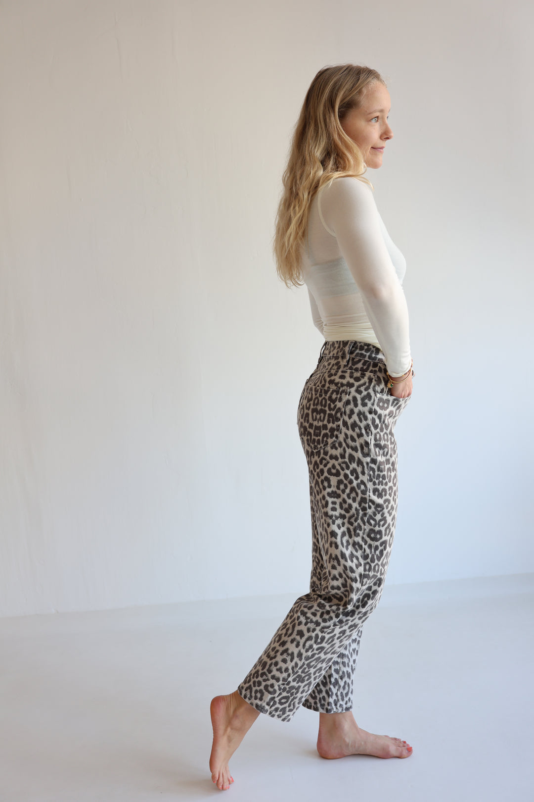 Mom Jeans mit Leoprint