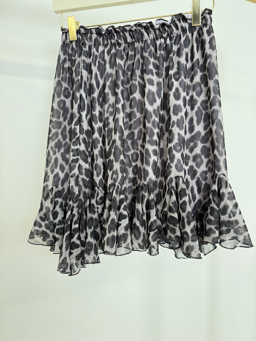 KURZER VOLANTROCK MIT LEOPRINT MONA GREIGE (B-WARE)