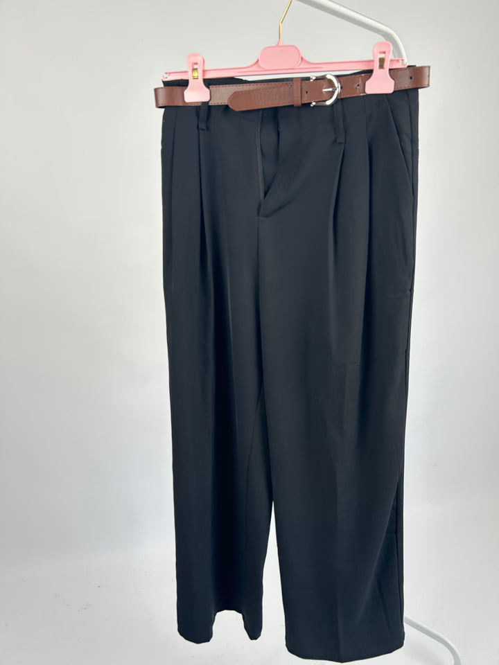 BUNDFALTENHOSE MIT GÜRTEL ANNA GR.M SCHWARZ (B-WARE)