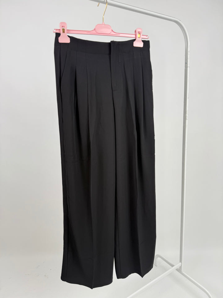 BUNDFALTENHOSE MIT GÜRTEL ANNA SCHWARZ GR.M/38 (B-WARE)