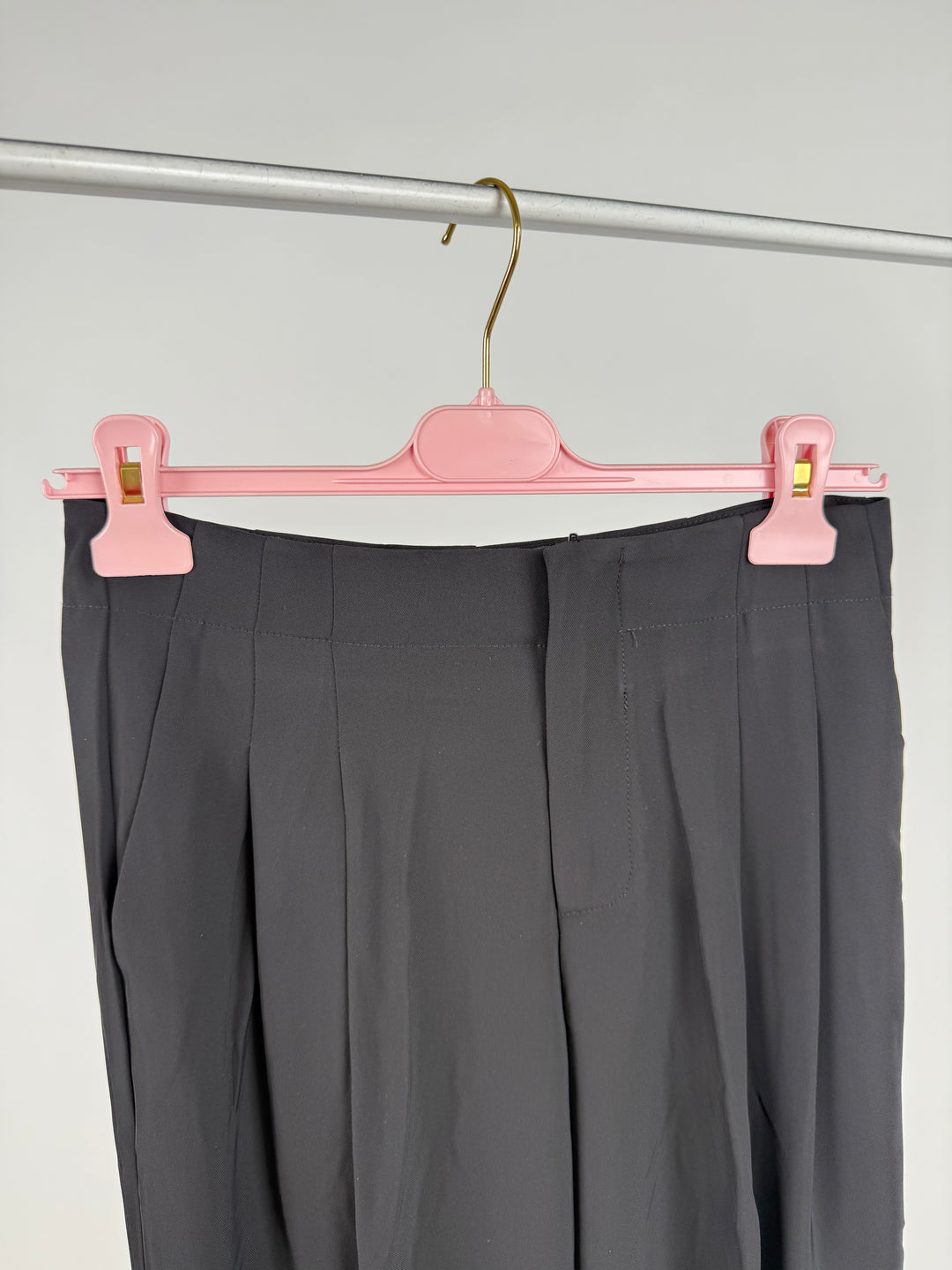 BUNDFALTENHOSE MIT GÜRTEL ANNA SCHWARZ GR.M/38 (B-WARE)